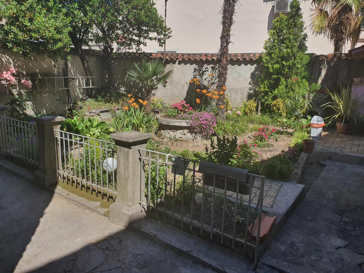 Secret Garden Apartment Koper Exteriör bild